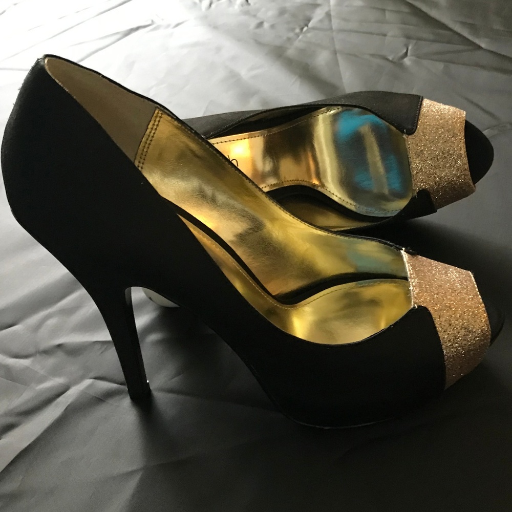 Glitter Accent Peep Toe Stiletto Pumps